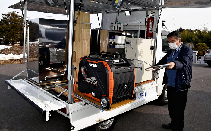 動く防災倉庫！水・電気・温水シャワー供給の軽トラ災害支援車