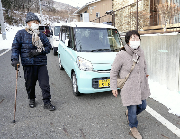 津波の避難は車か徒歩か？ 渋滞で車を乗り捨てた男性「危ない選択だった」